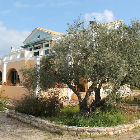 Holiday home Yrithea *